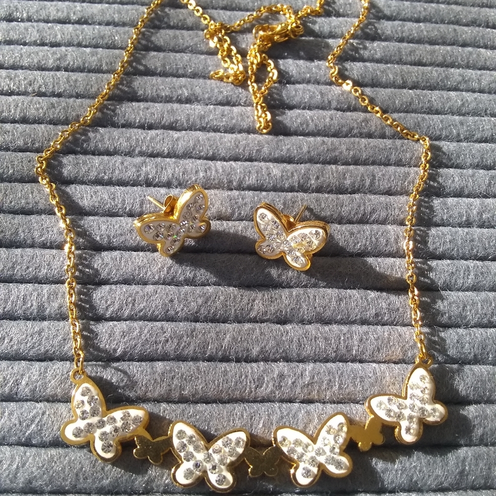 Butterfly necklace and earrings set